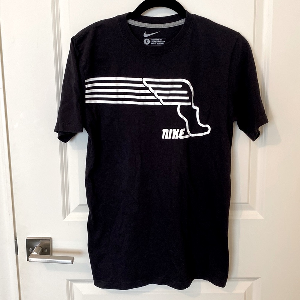 Nike Black T Shirt, size small